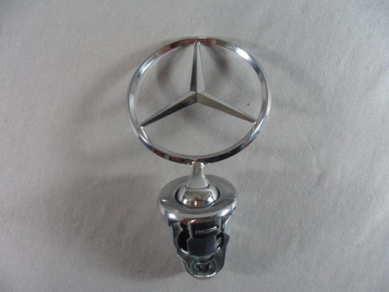 Емблема за преден капак MERCEDES W212/221